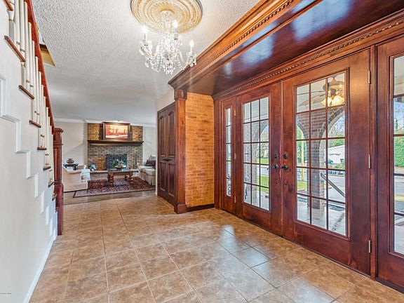 5th image of 671 McCormick Dr