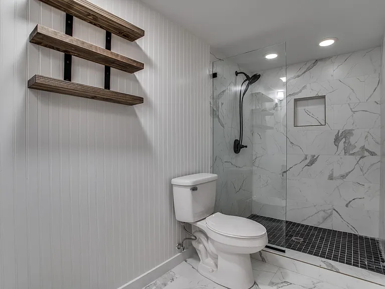 2700 Chancellor Dr — Photo 16