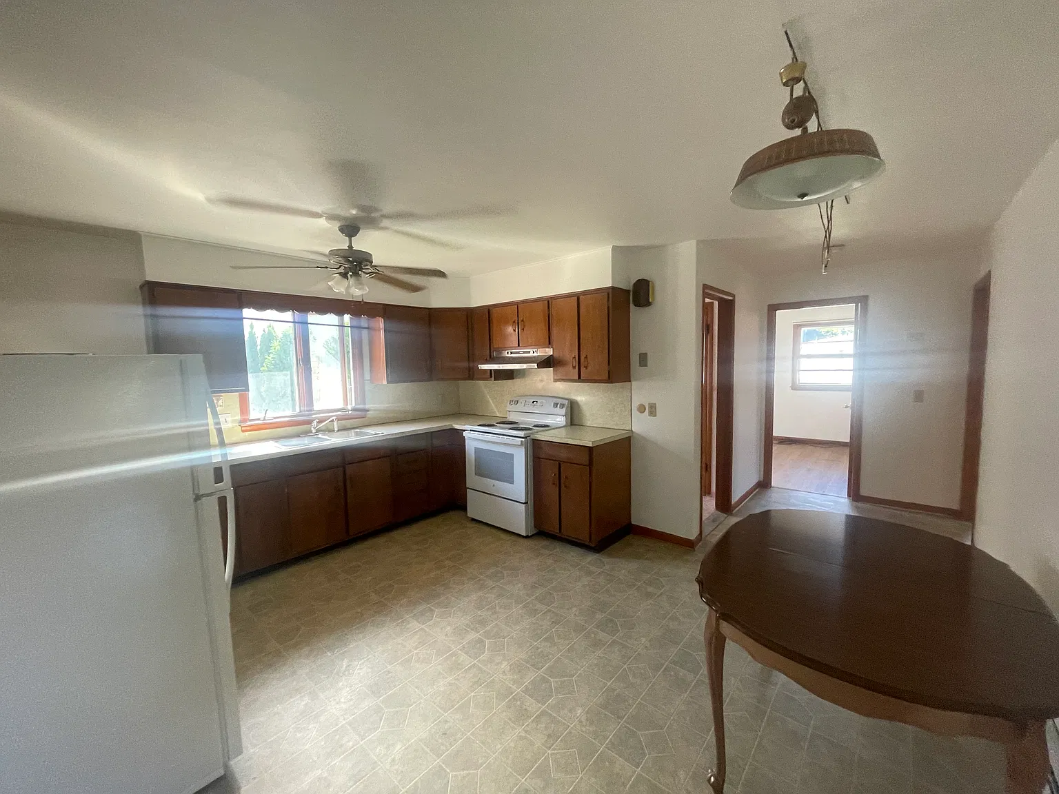 2 bed, 900 sqft, $1,500 — Photo 2