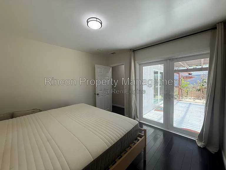 238 Douglas Ave — Photo 10