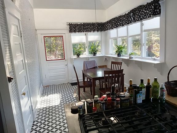 From kitchen to breakfast area