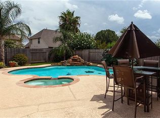 6501 River Glen Ct, Pearland, TX 77584
