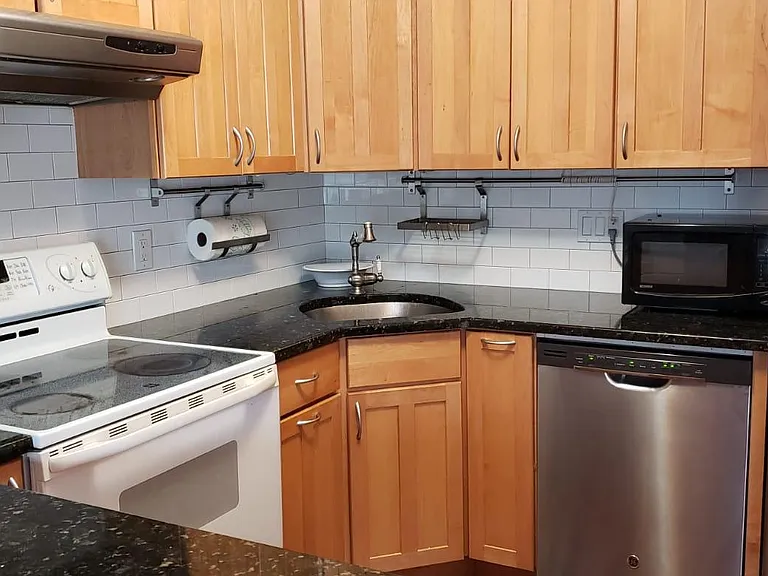 291 Hope St #B5 — Photo 10