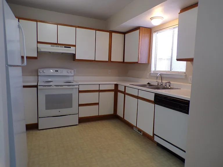 1330 Talley Cir — Photo 5