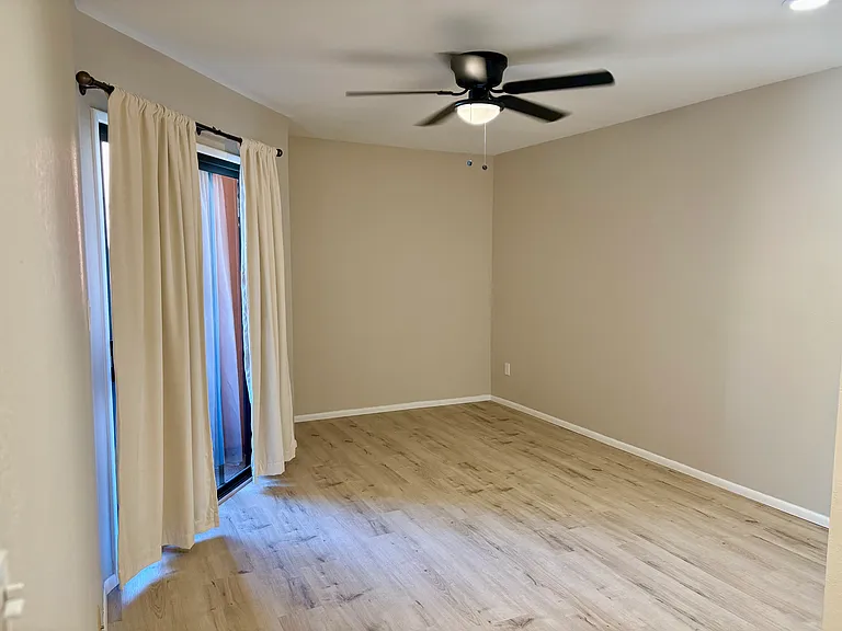 12222 N Paradise Village Pkwy S #213A — Photo 3