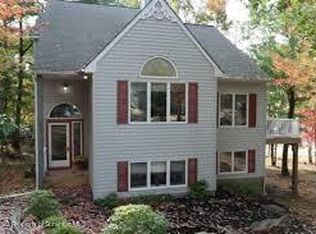 21 Rockspring Ct, Lake Harmony, PA 18624