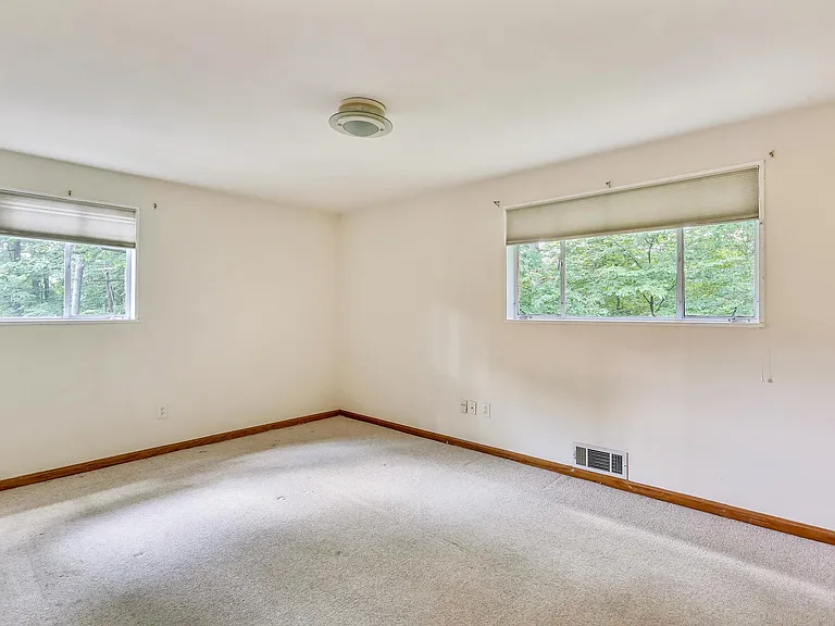 10412 Montrose Ave #202 — Photo 23