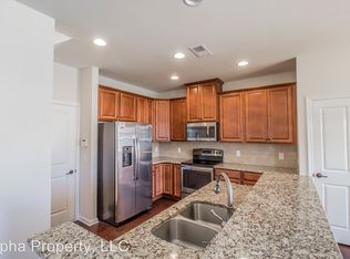 18 Irvington Dr, Greer, SC 29650