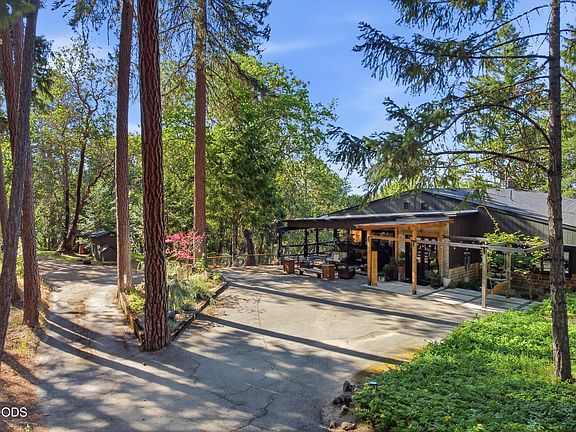 2nd image of 5238 Dark Hollow Rd