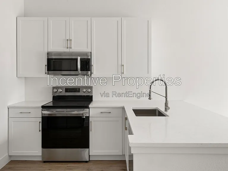 431 Braddock Ave — Photo 8
