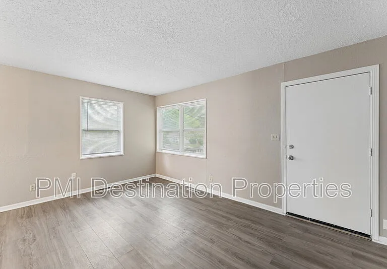 5431 N Indiana Ave — Photo 7