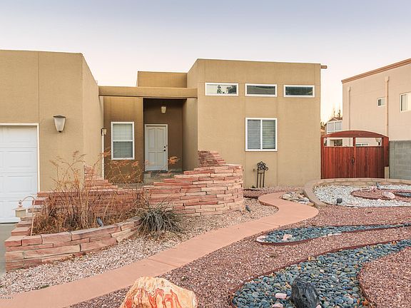 3rd image of 604 Cerrillos Dr