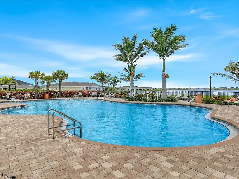 421 Coral Reef Pl — Photo 43