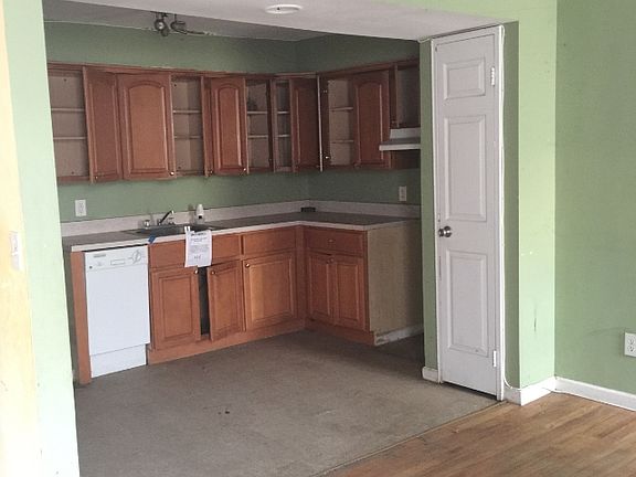 2nd image of 16 Monticello Ave