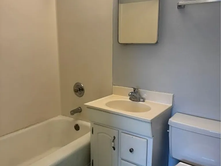 Lakecrest - 2 Weeks Free! — Photo 25