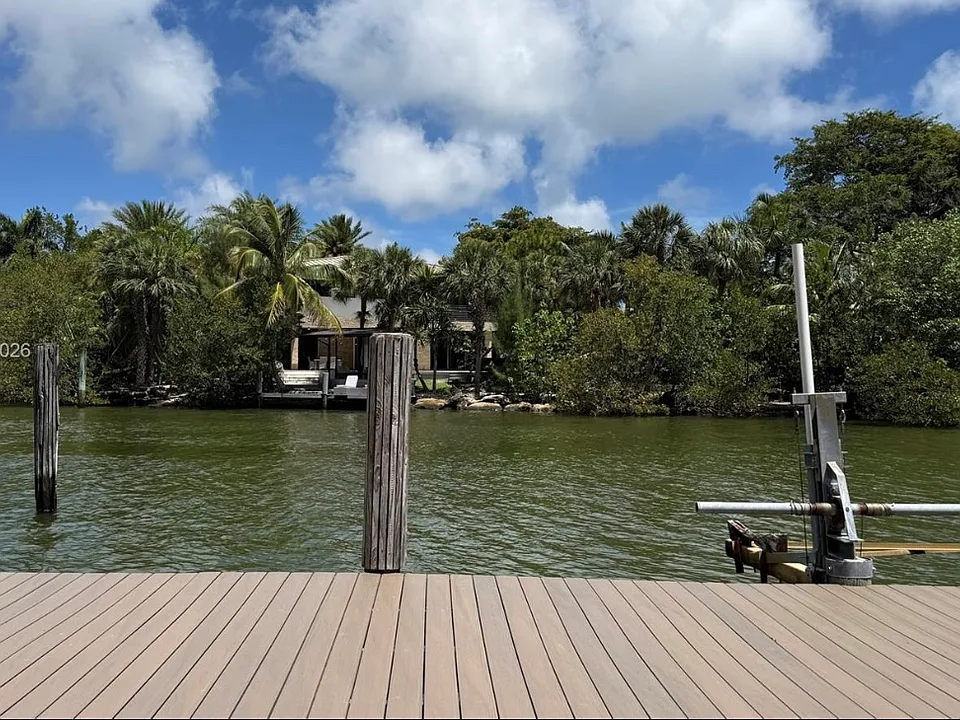 919 Belle Meade Island Dr