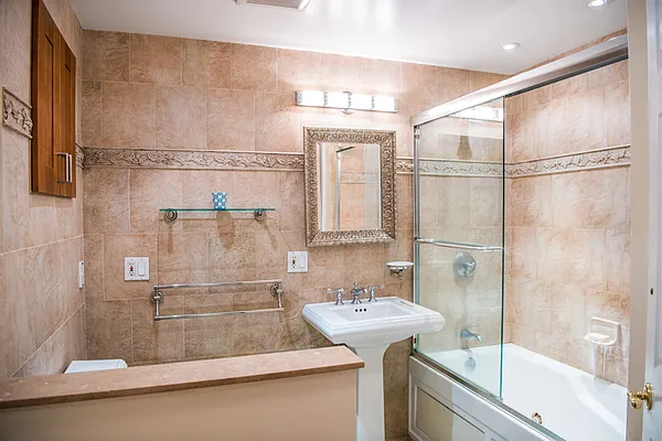 Rented by Compass | media 16