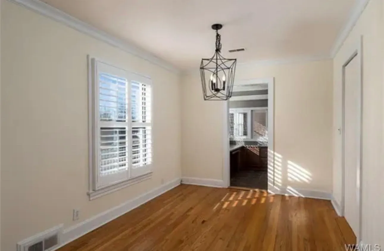3 bed, 1928 sqft, $2,450 — Photo 3