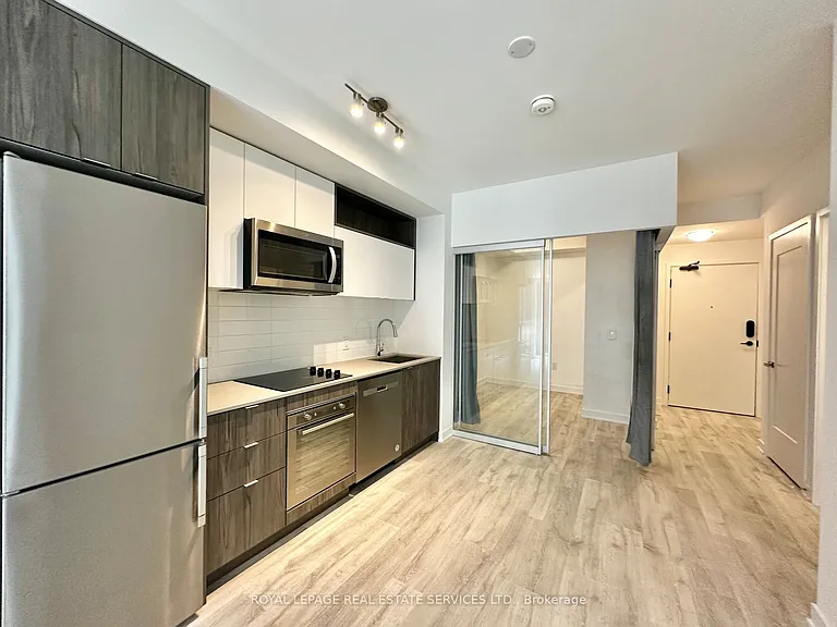60 Princess St #338 — Photo 5