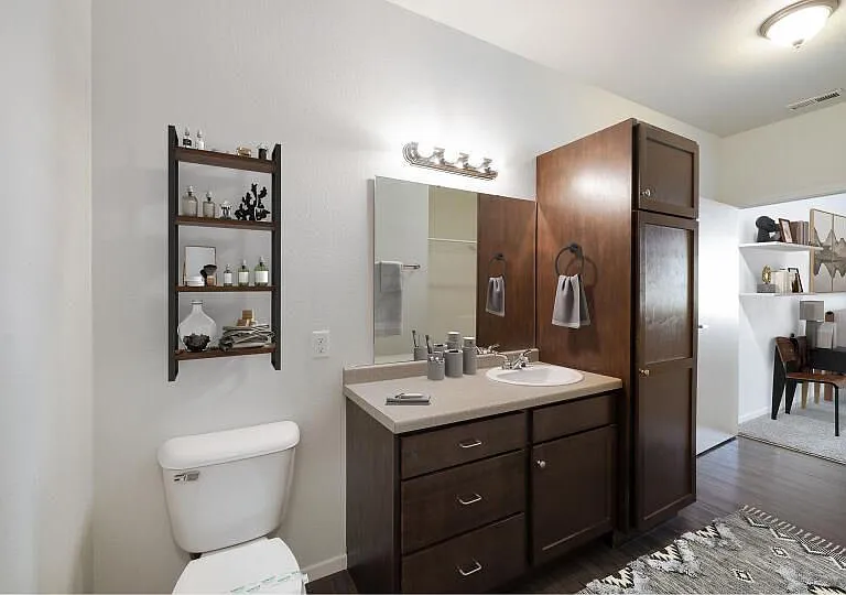 Regency Apartment Homes — Photo 5
