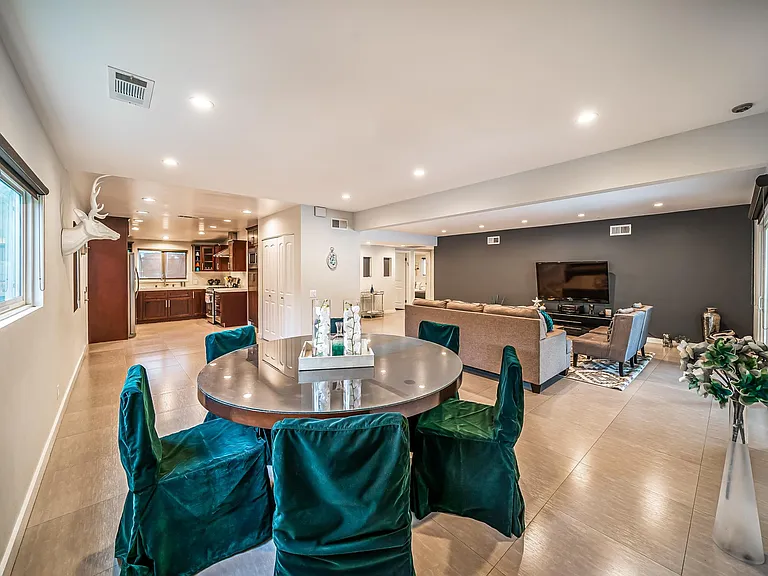 5751 Corteen Pl — Photo 10