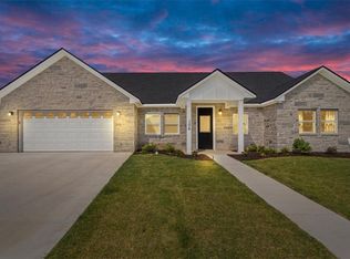 106 Indian Trails Rd, Riesel, TX 76682