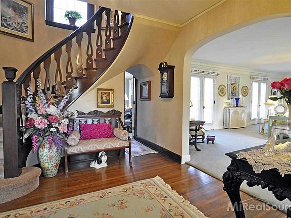 5th image of 858 Lochmoor Blvd