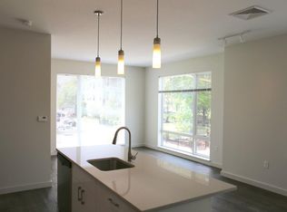 625 Putnam Ave APT 326, Cambridge, MA 02139