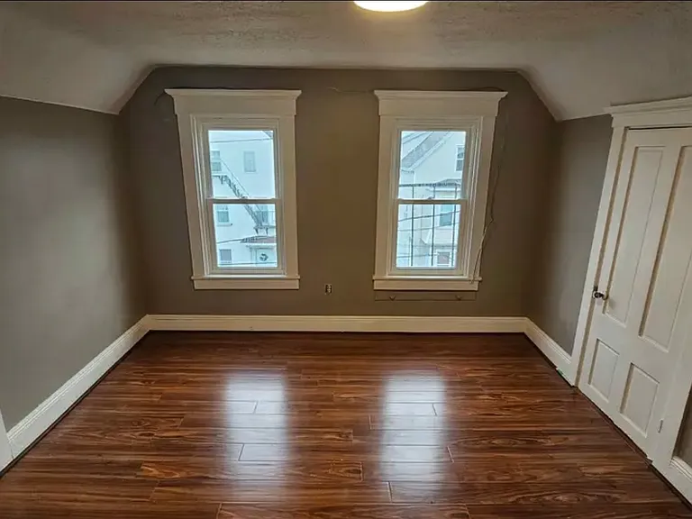 33 Winsor St #3 — Photo 13