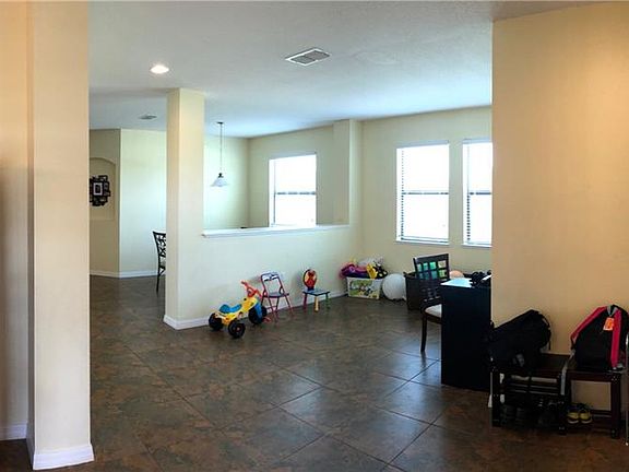 2nd image of 986 Costa Mesa Ln