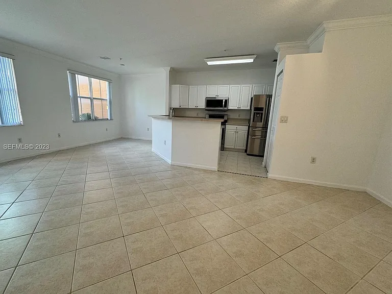 4602 SW 160th Ave — Photo 4