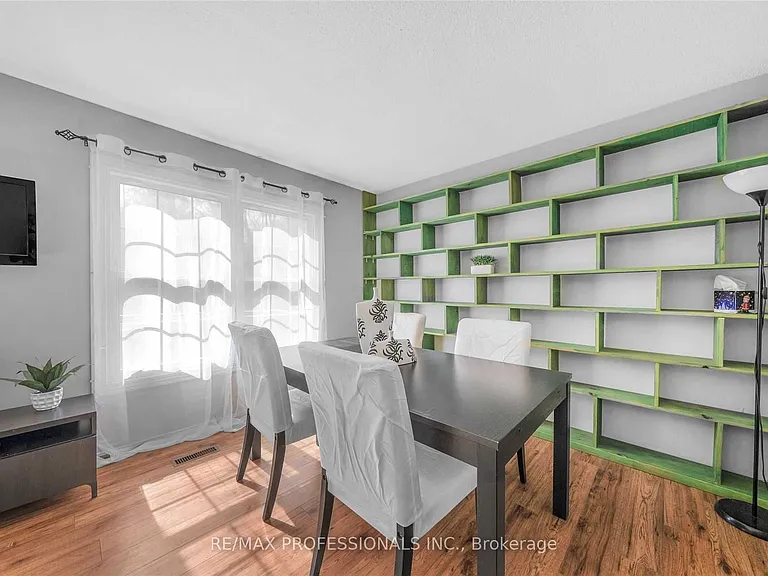 47 Wishford Dr — Photo 15