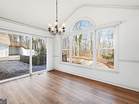 5th image of 4715 Creek Wood Dr