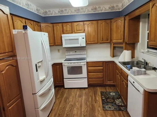 690 NW 19th St, Homestead, FL 33030