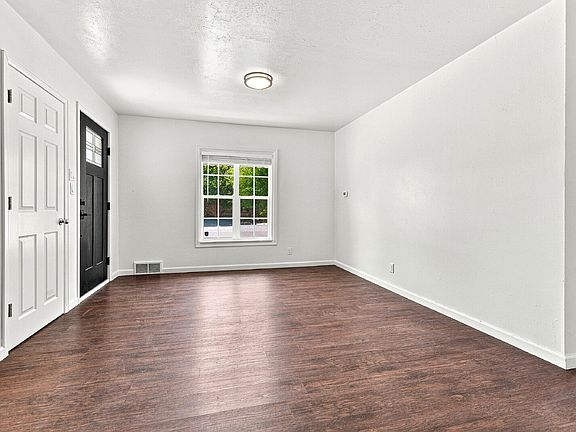 5th image of 167 S 12th Ave