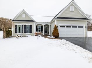 25 Black Cedar Dr, Rochester, NY 14624