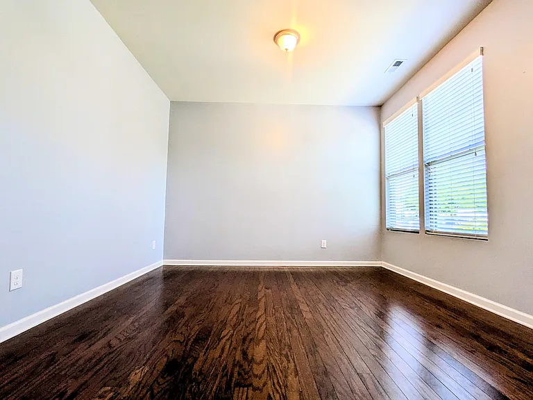 4438 Hillsgrove Rd — Photo 6