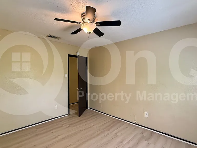 4906 Turnstone Dr — Photo 13