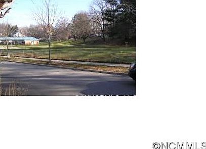 2nd image of 323 Daisey Ave