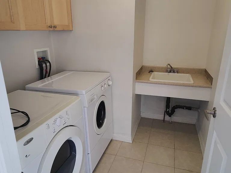382 McJannett Ave — Photo 15