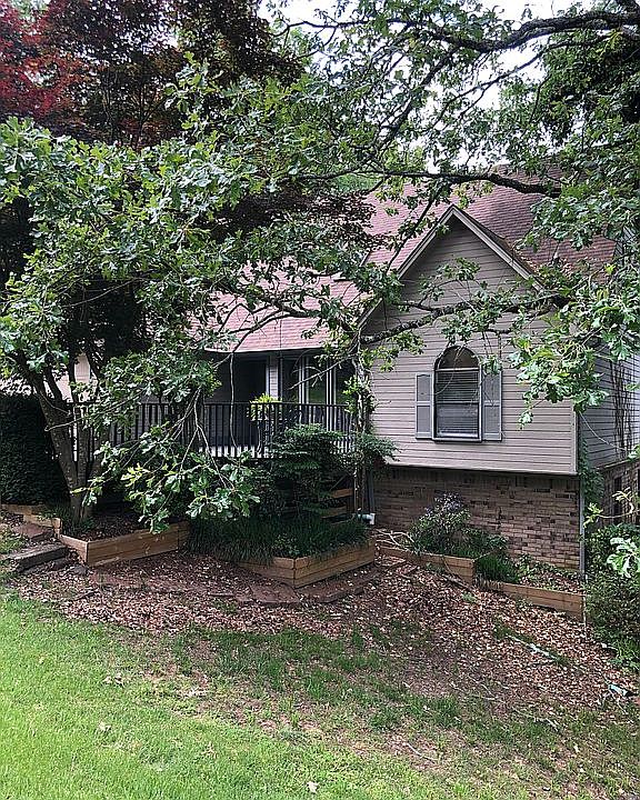 1st image of 109 Canterbury Cir