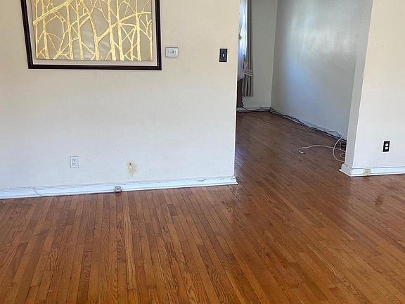 2nd image of 4235 Teesdale St