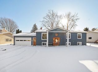 307 Devon Dr, Saint Louis, MI 48880