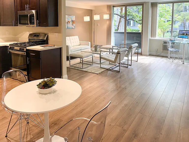 Palo Alto Plaza Apartments — Photo 21