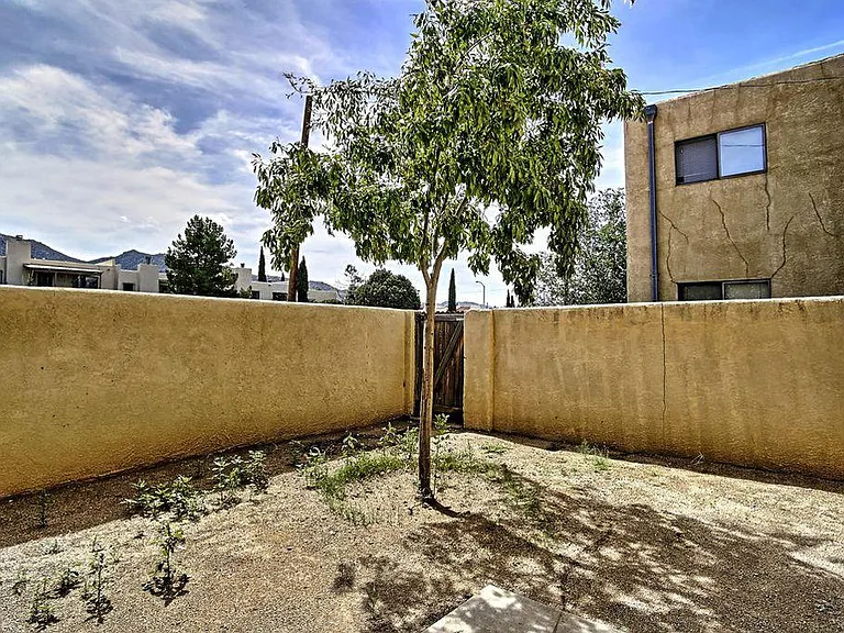 907 Nakomis Dr NE — Photo 18
