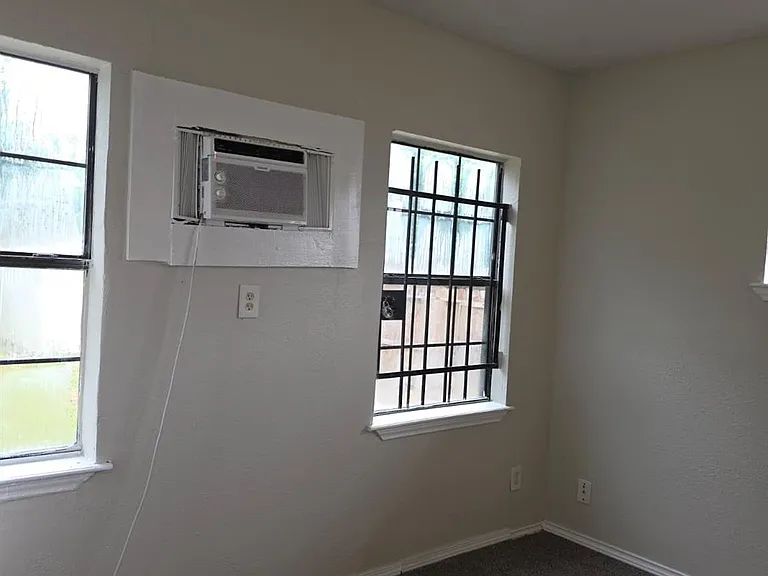 242 Bolden St — Photo 4
