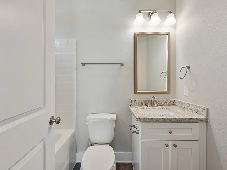 407 Ash St #B — Photo 11