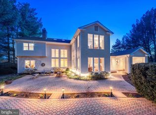 8201 Spring Hill Ln, Mc Lean, VA 22102