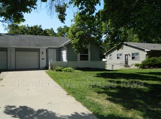 1546 NW 80th St, Clive, IA 50325