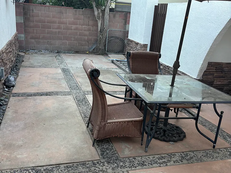11241 Peach Grove St — Photo 45